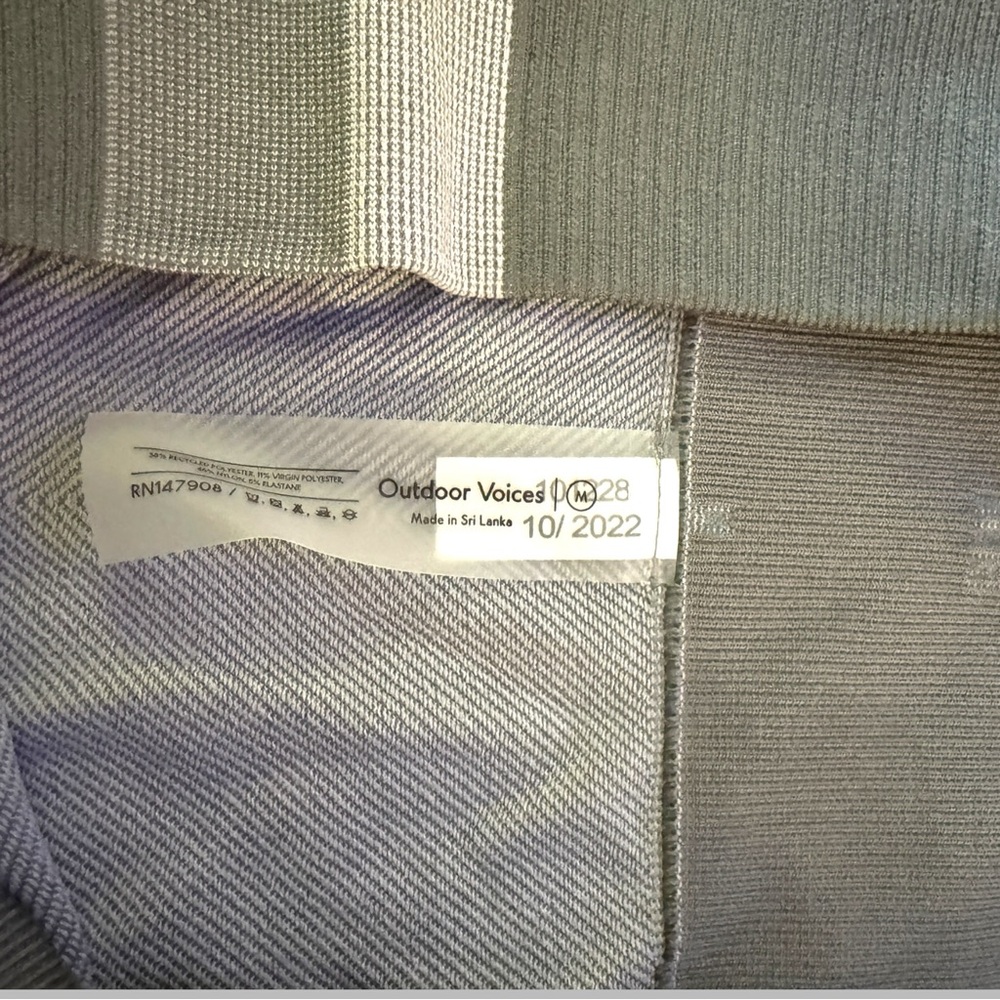 NWOT Outdoor Voices Seamless Smooth 4.5" Bike Short in Grey - Size Medium - Picture 7 of 7